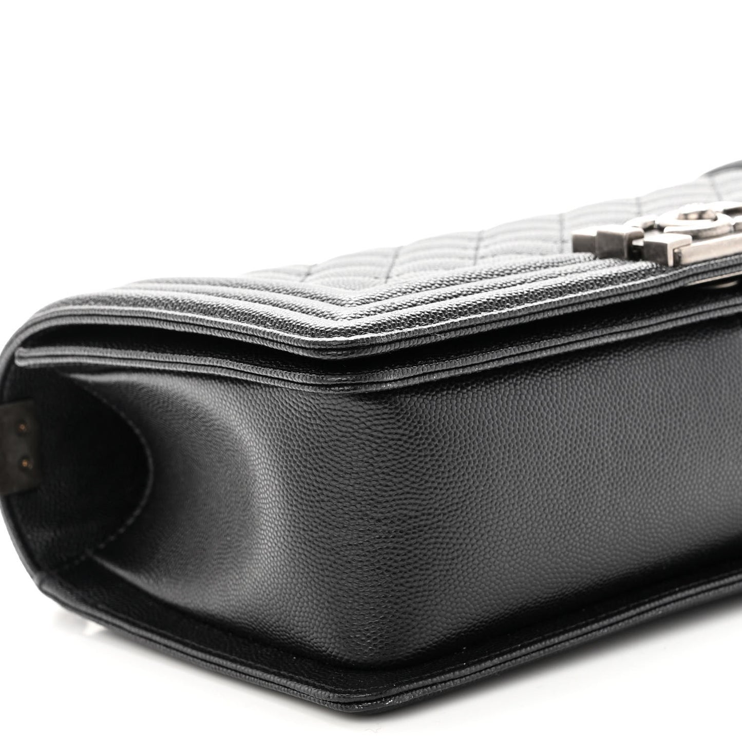 Caviar Quilted Medium Boy Flap Black