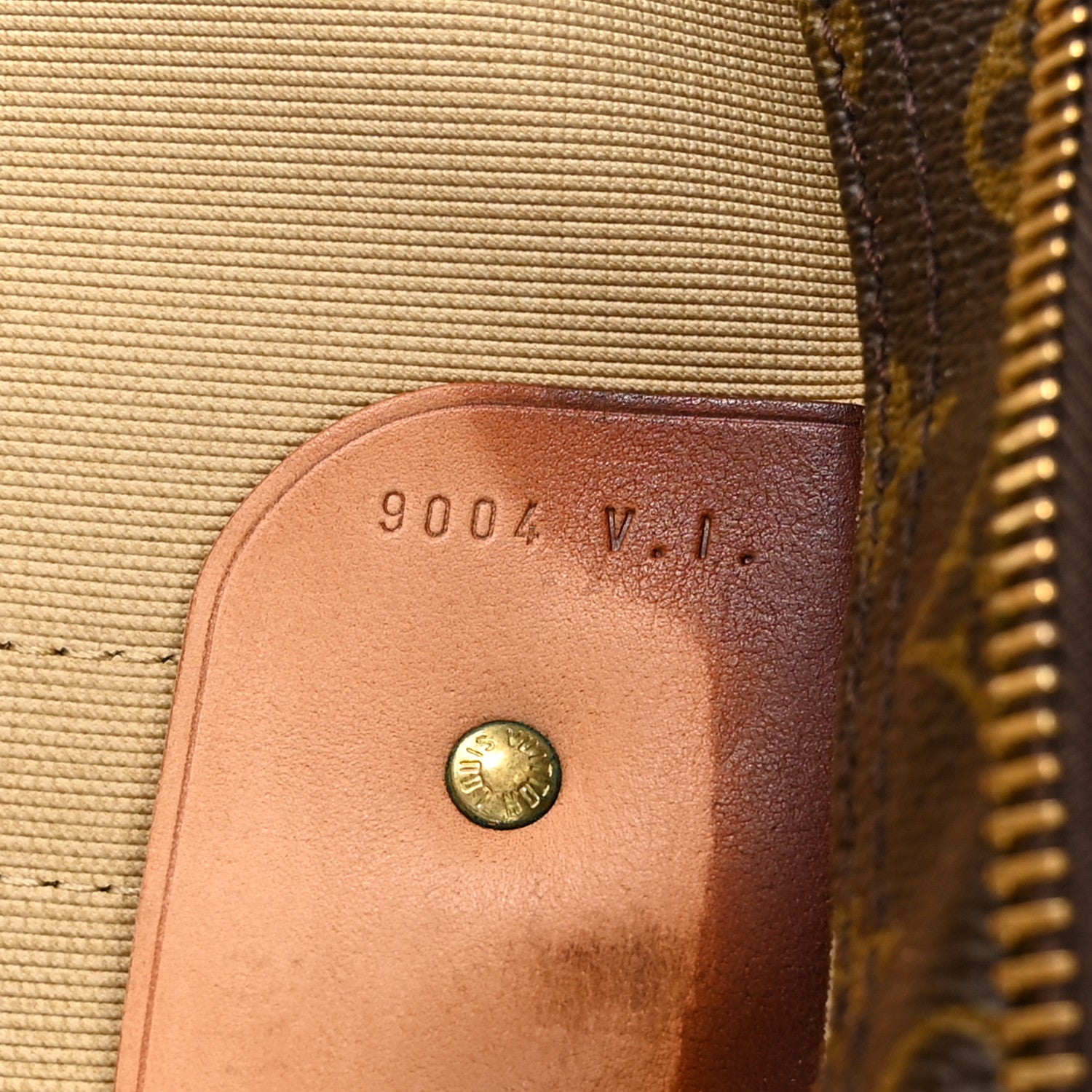 Louis Vuitton Monogram Sirius 70 6 of 13