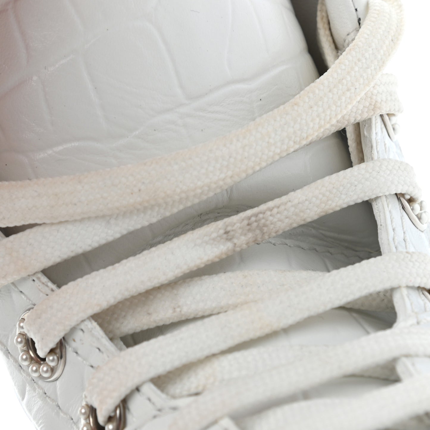 Calfskin Crocodile Embossed Cocodile High Top Sneakers 38 White