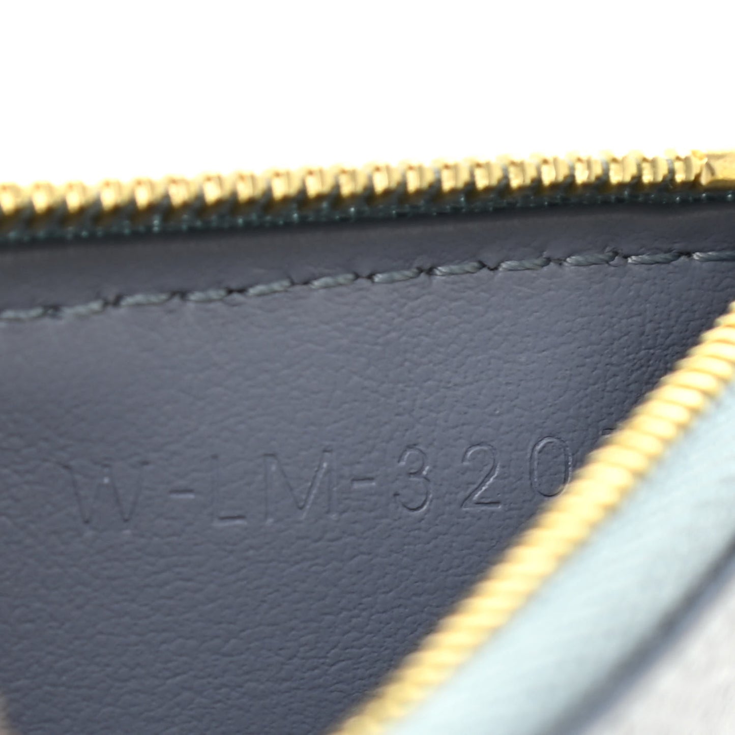 Grained Calfskin Zipped Card Holder Artic Blue