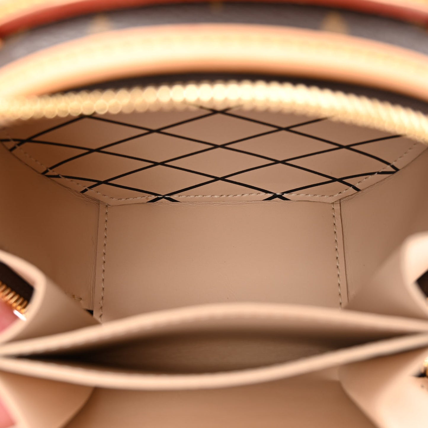 Monogram Mini Boite Chapeau