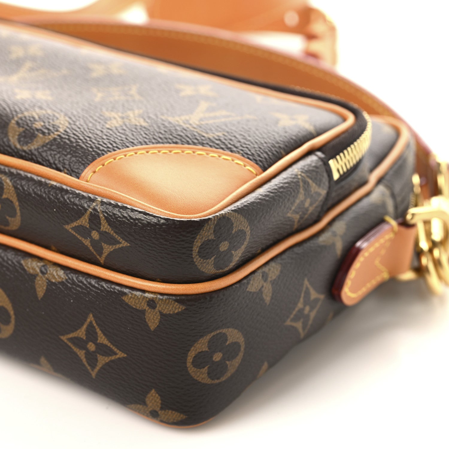 【値下げ】LOUIS VUITTON　ナイル　モノグラム（美品） ルイヴィトン ナイル ショルダーバッグ モノグラム LOUIS VUITTON 斜め