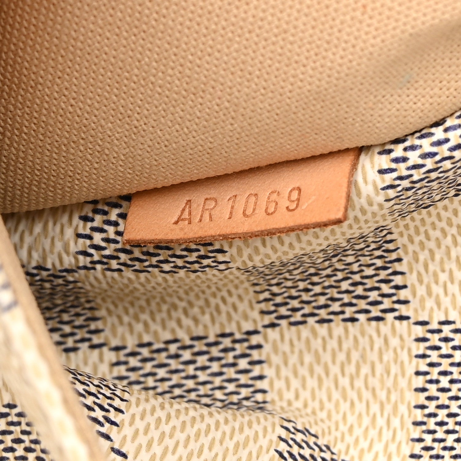 Louis Vuitton Damier Azur Totally GM 7 of 22