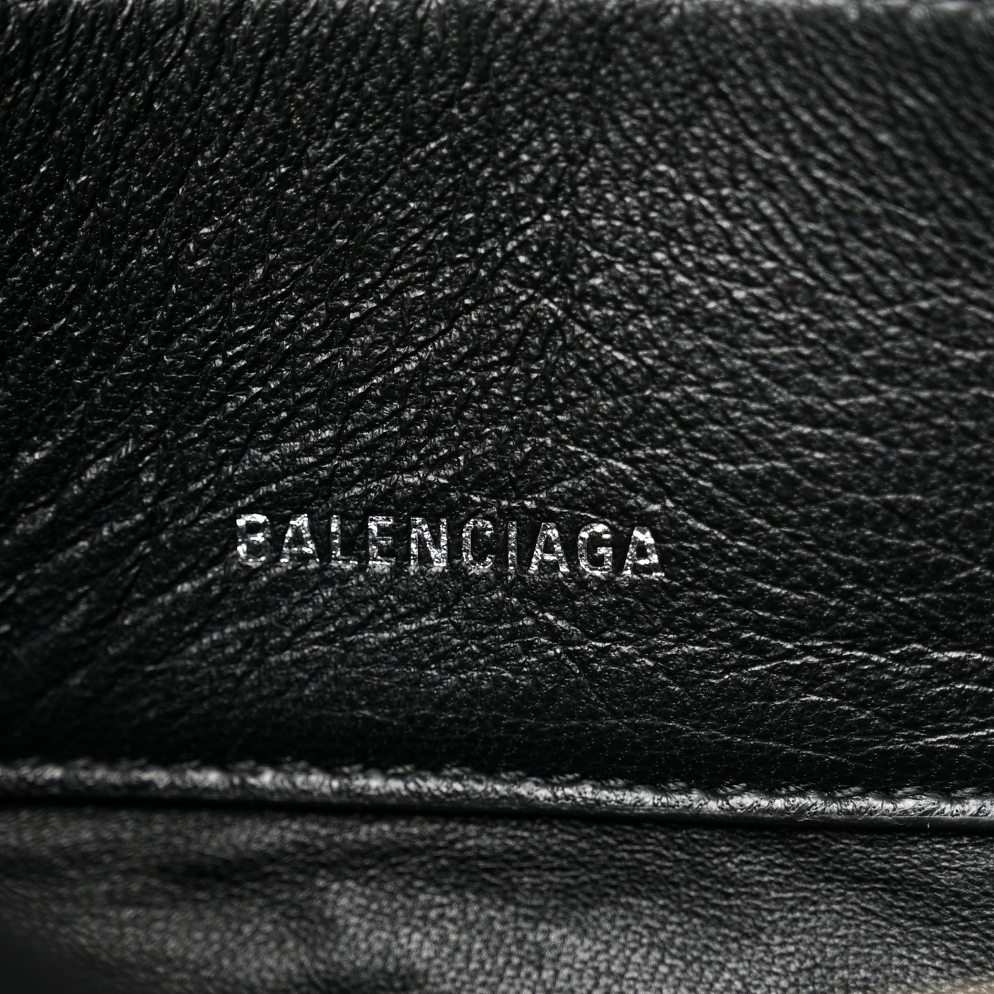 Calfskin Triangle Pouch M Bleu Canopee