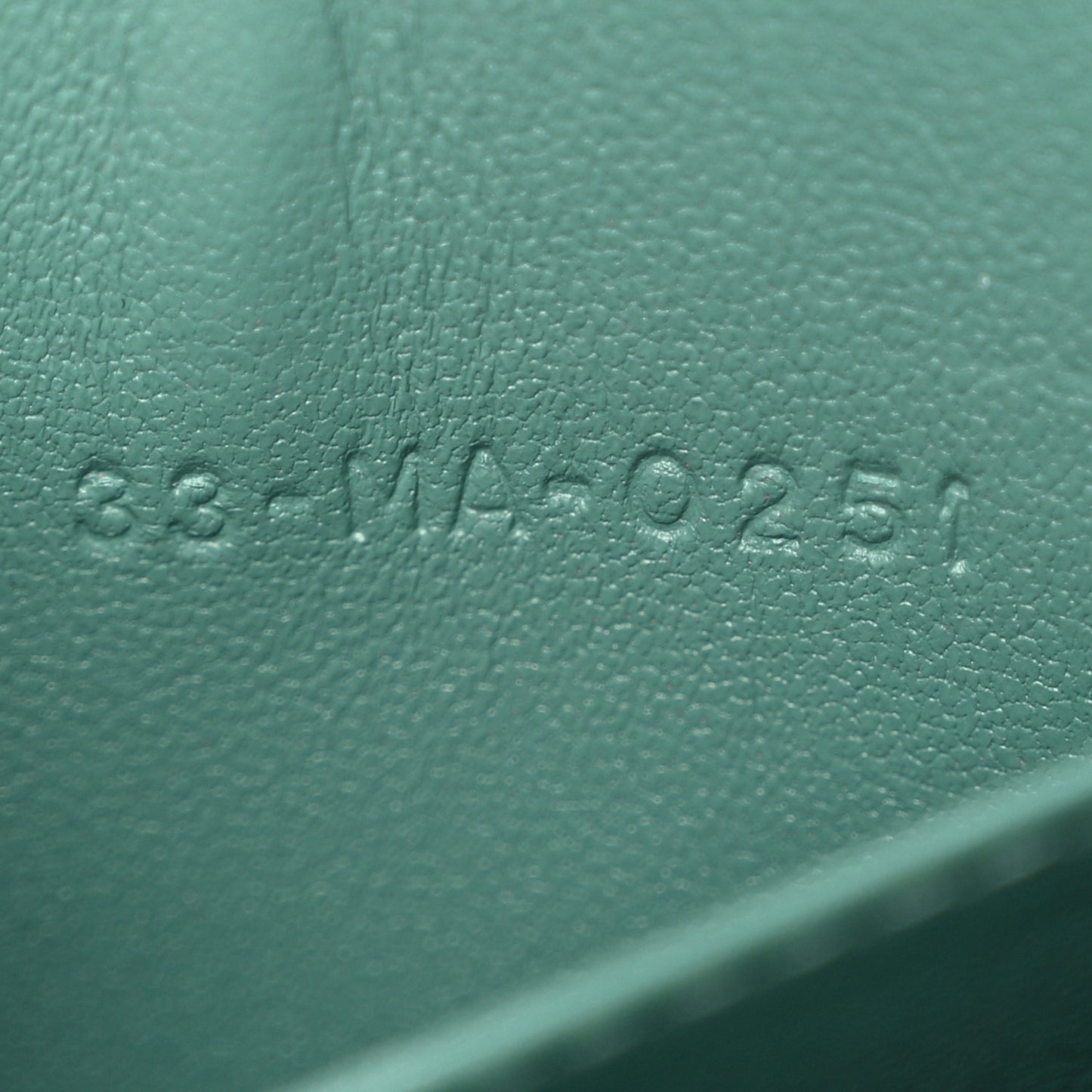 Grained Calfskin Supple Cannage Caro Compact Wallet Vert Tundra