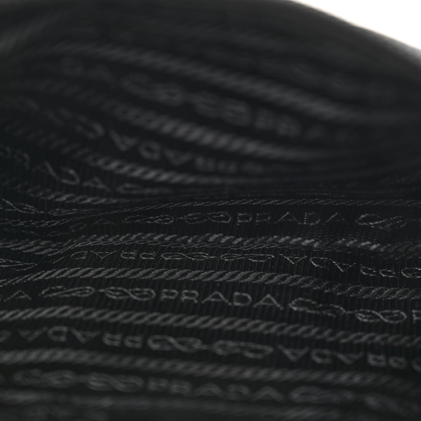 Re-Nylon Vela Pouch Black
