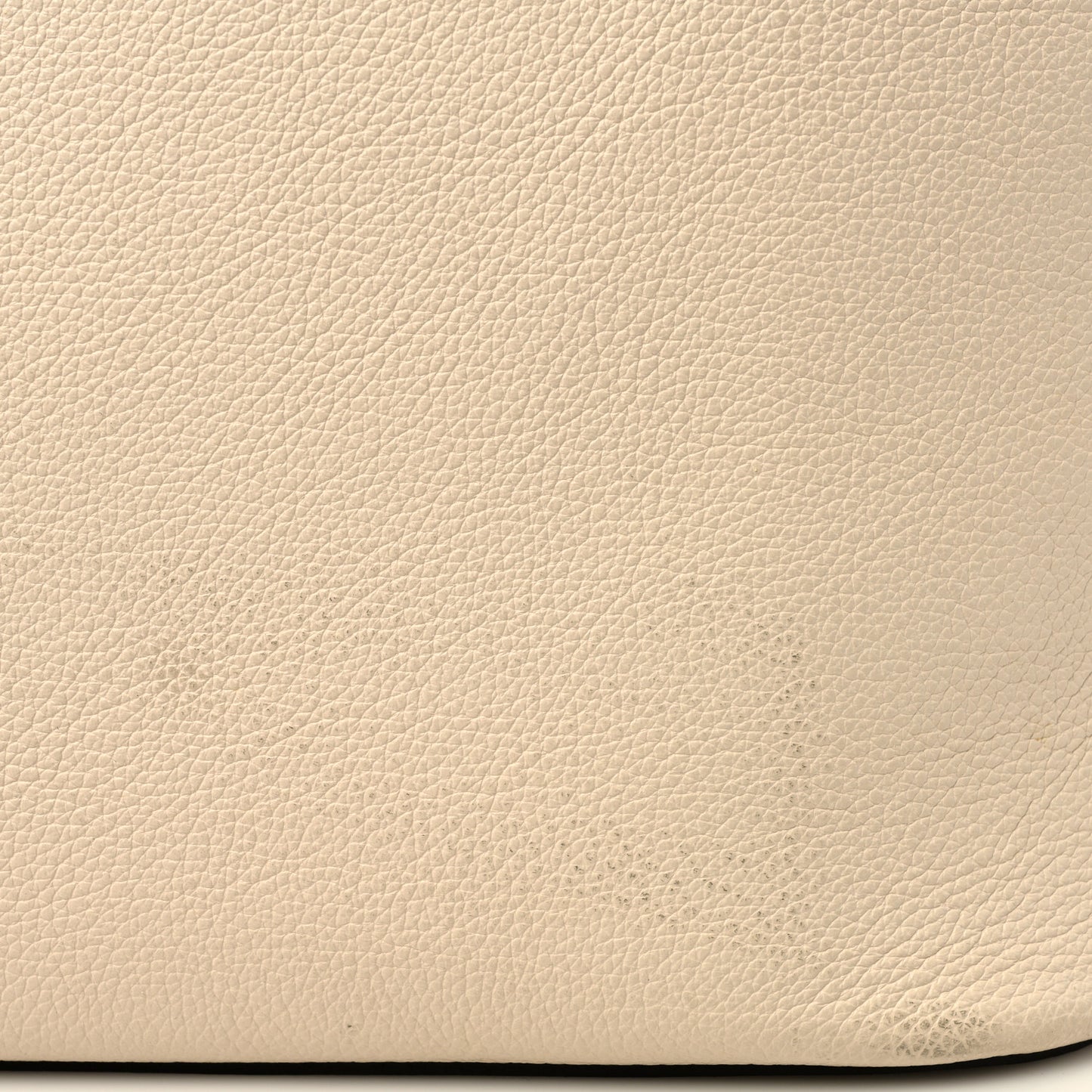 Calfskin Lockme Bucket Soie Quartz Calla