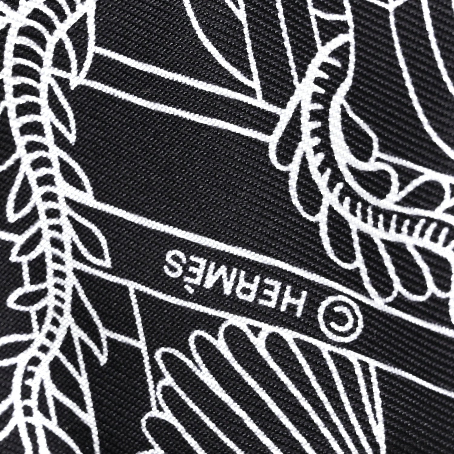 Hermes Silk Animapolis Twilly Black White 1922521 – FASHIONPHILE