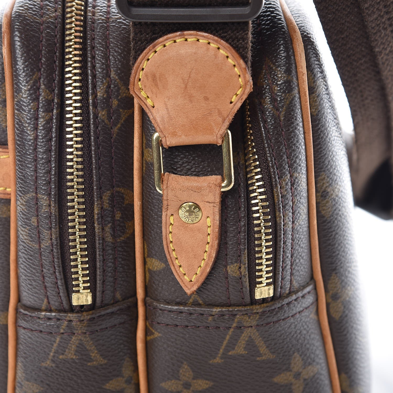 Louis Vuitton Monogram Reporter PM 12 of 18