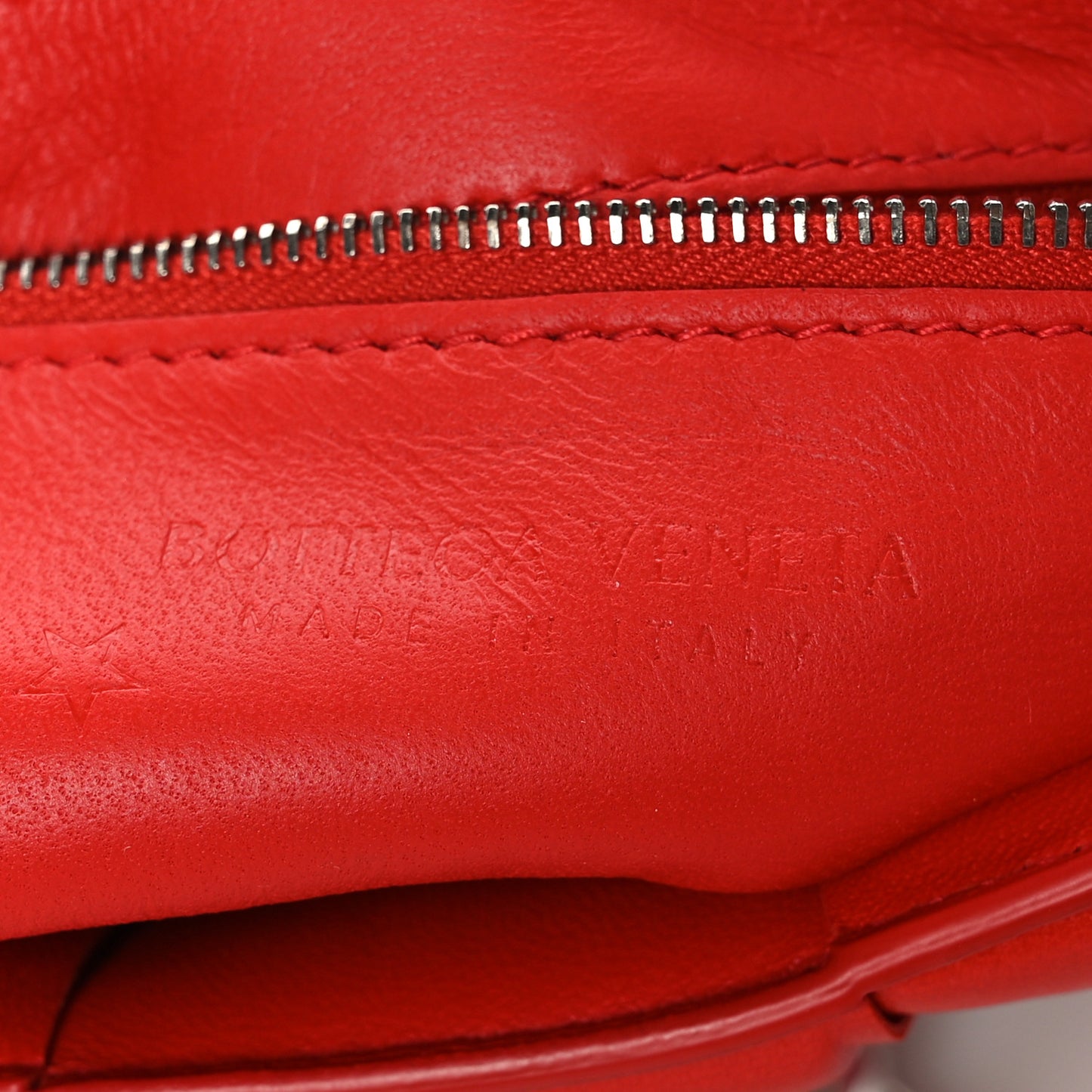 Lambskin Maxi Intreccio Padded Chain Cassette Crossbody Bag Nail Polish