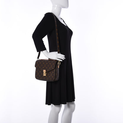 Louis Vuitton Monogram Pochette Metis 2 of 12