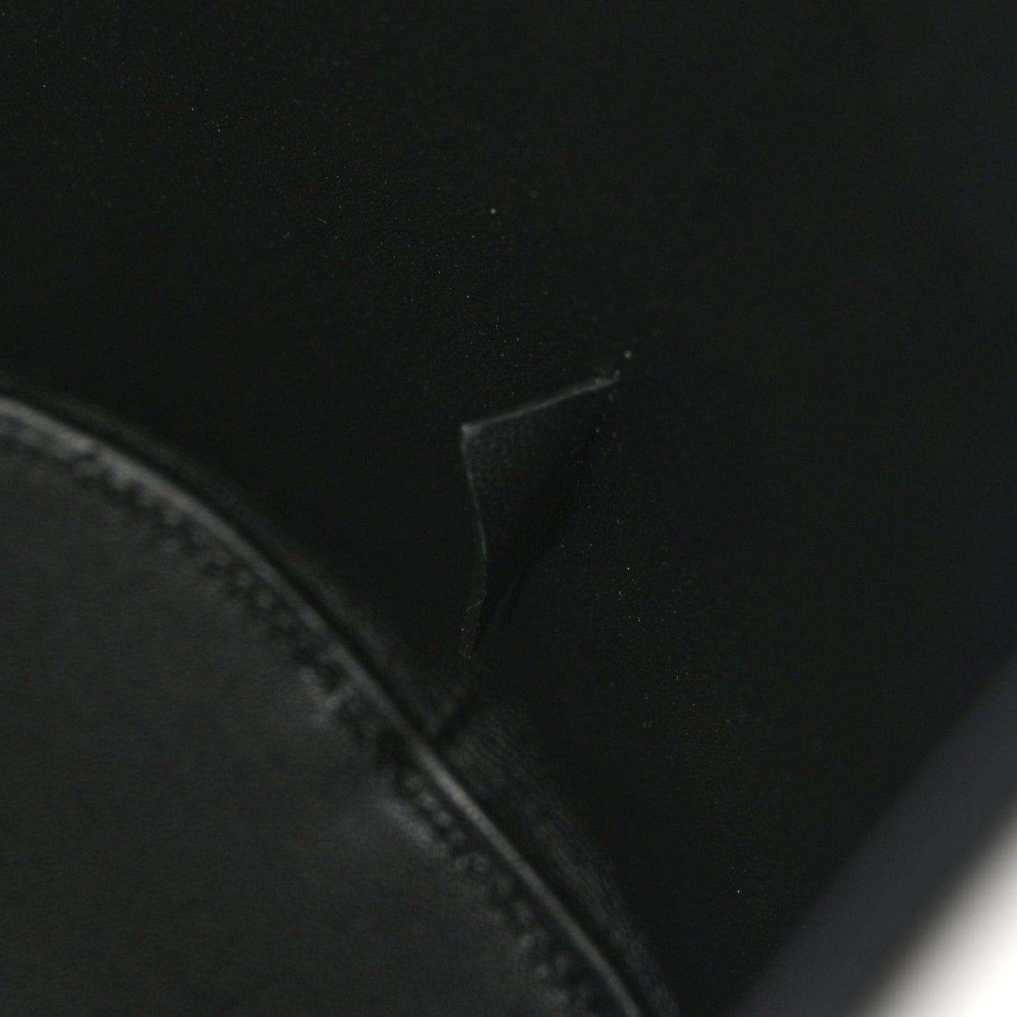 Smooth Calfskin Triomphe Medium Louise Bag Black