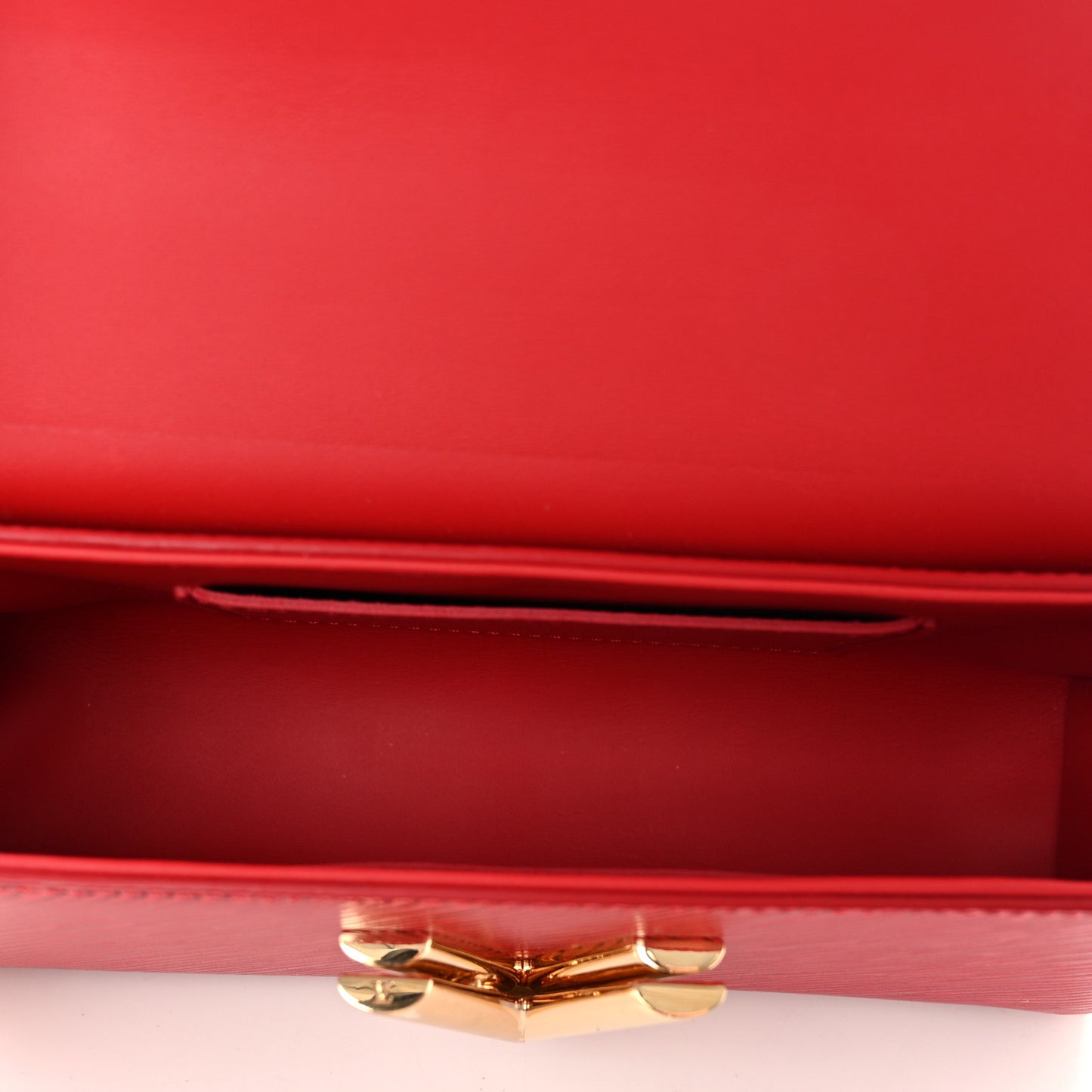 Epi Twist West Pochette Red