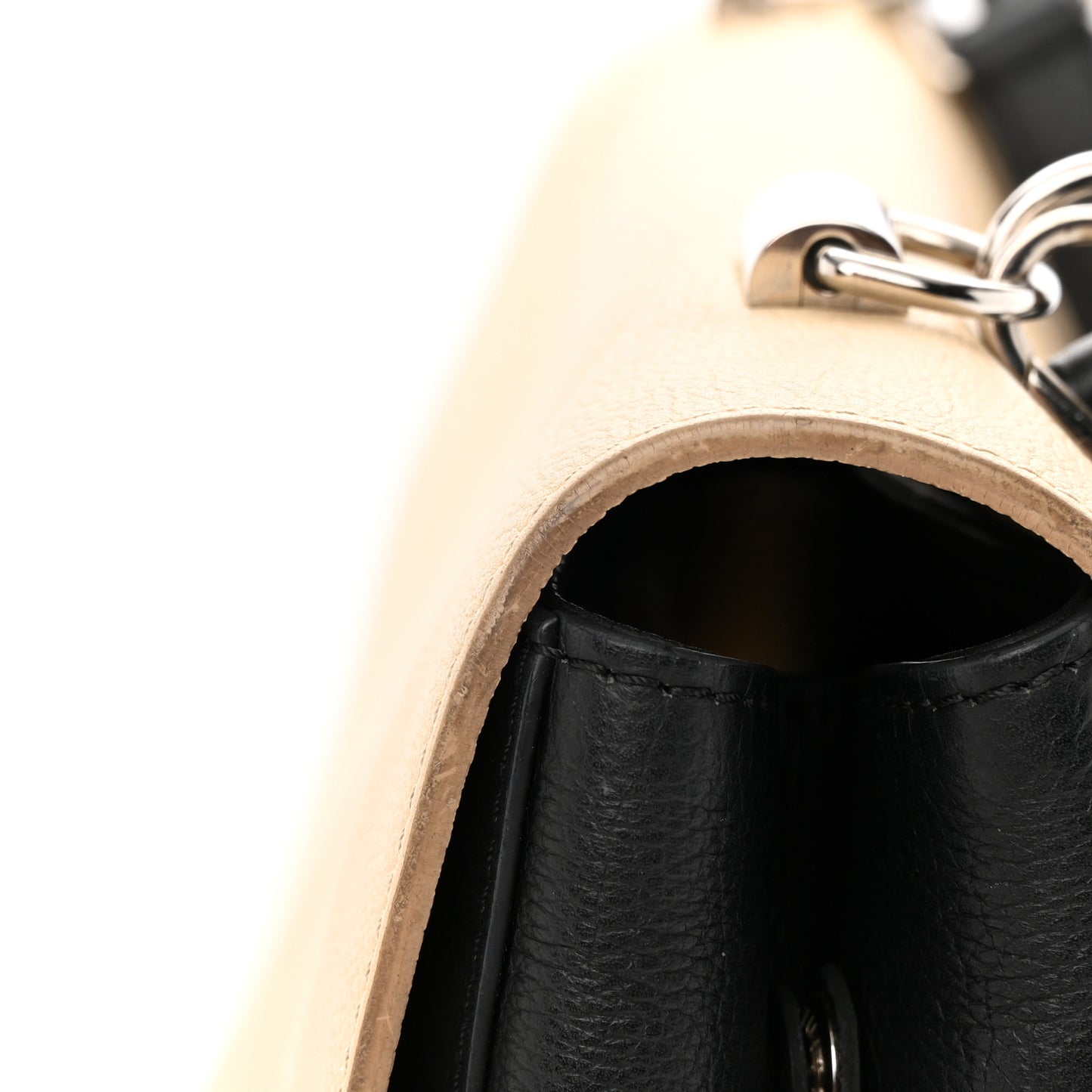 Soft Calfskin Lockme II Top Handle Vanille Black