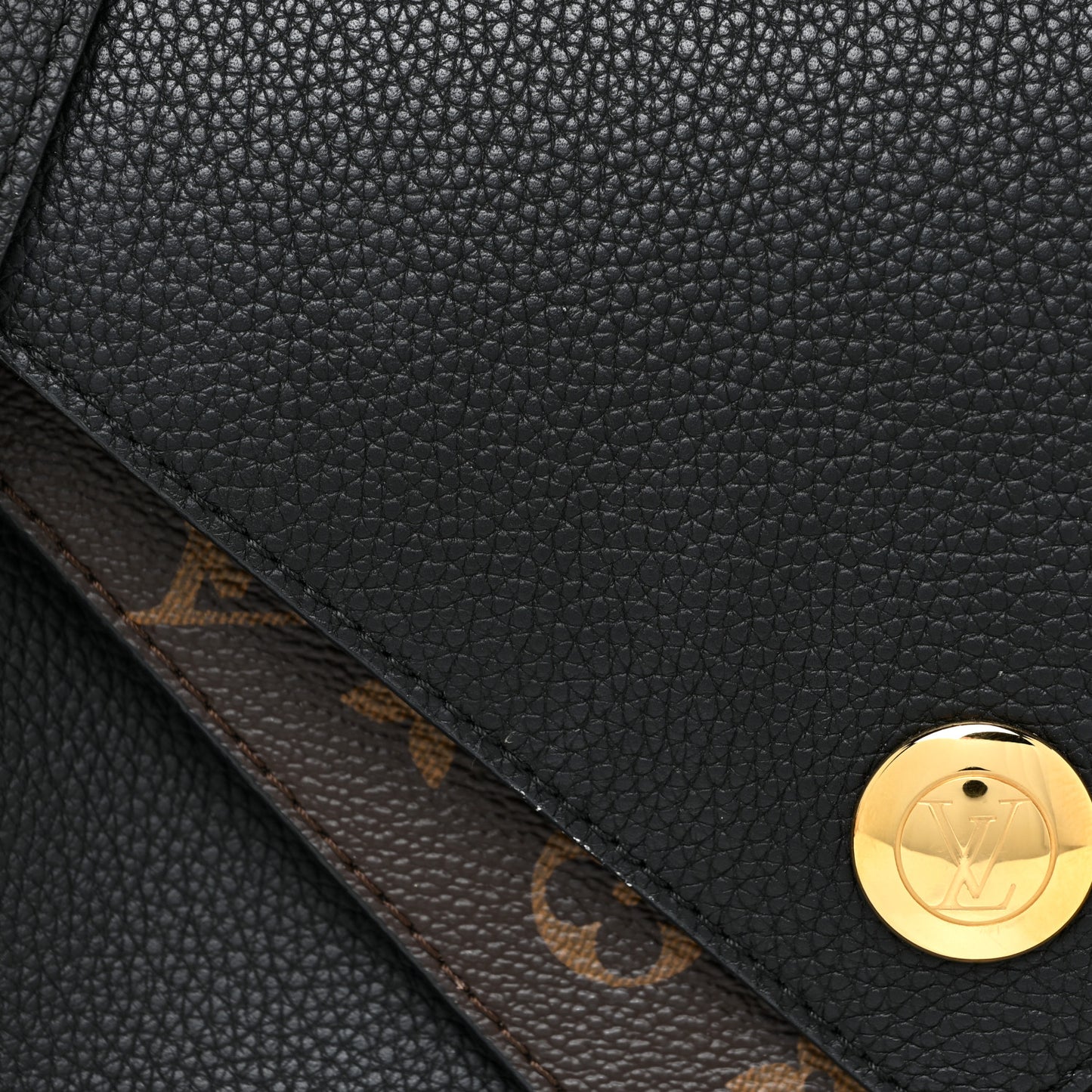 Monogram Double V Black