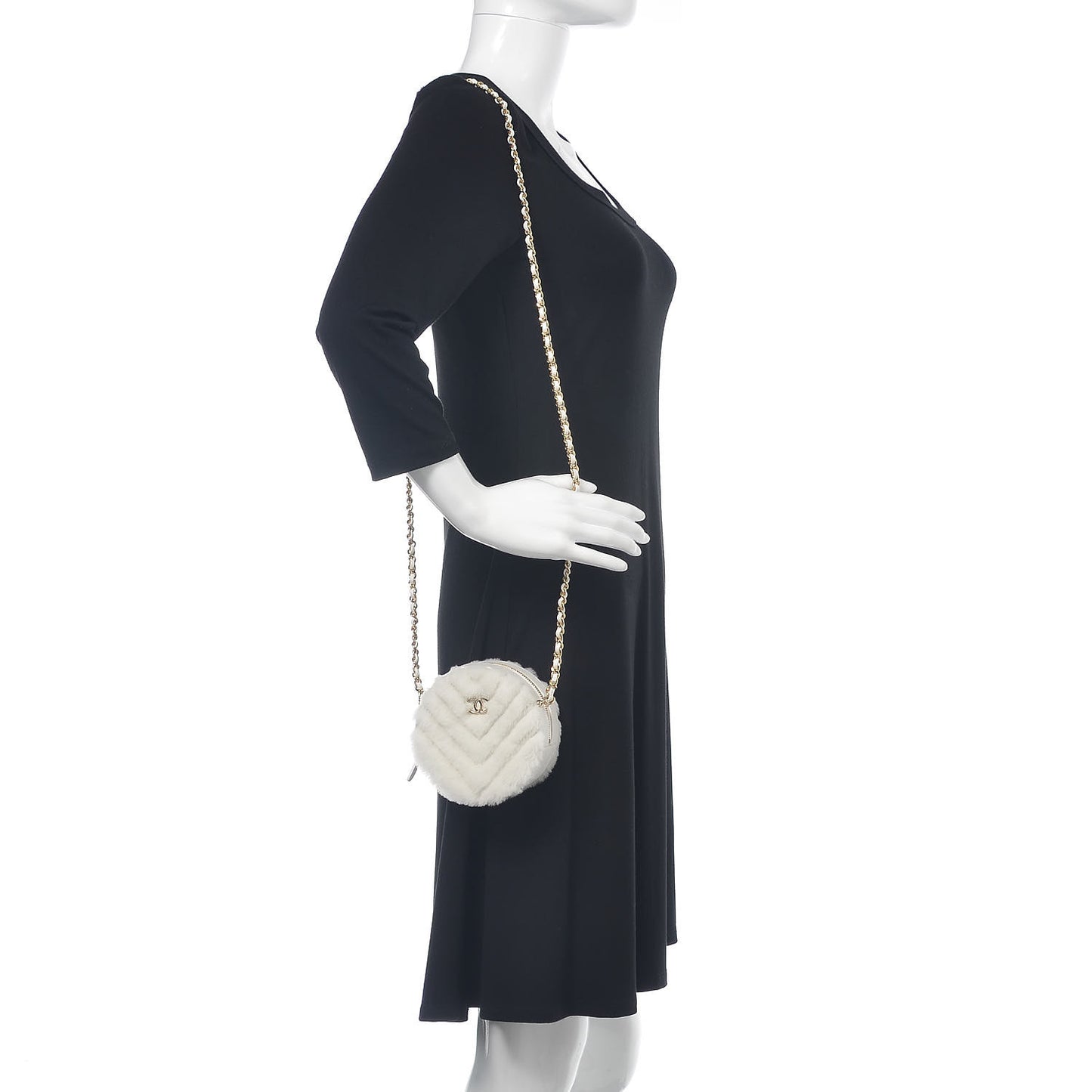 Fur Chevron Quilted Round Clutch With Chain White