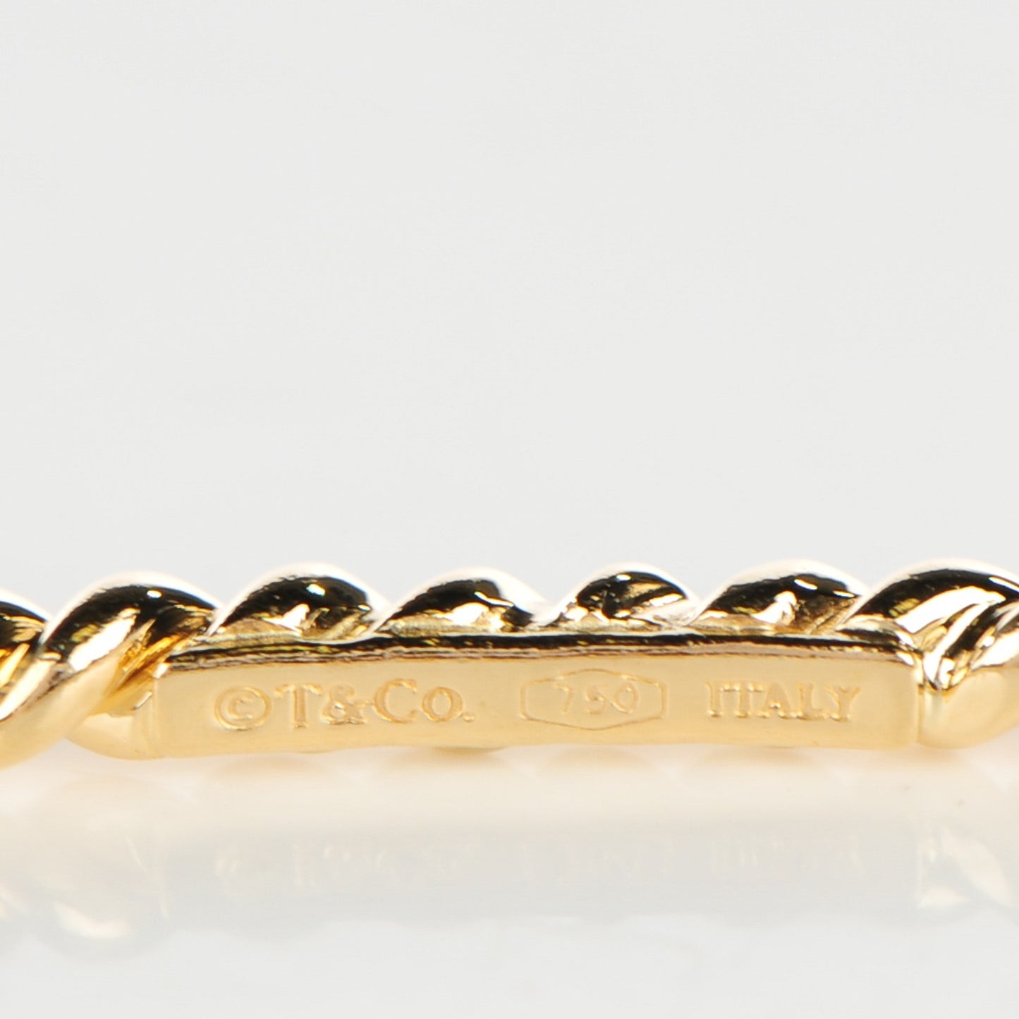 18K Yellow Gold Twist Bangle