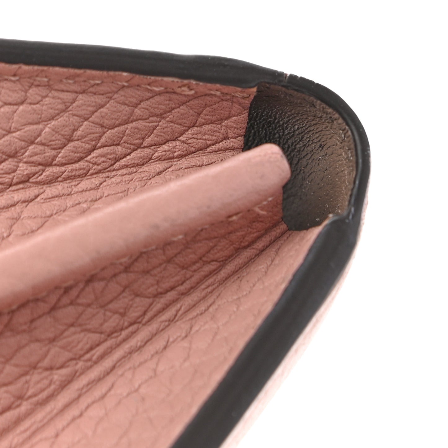 Taurillon Capucines Wallet Magnolia