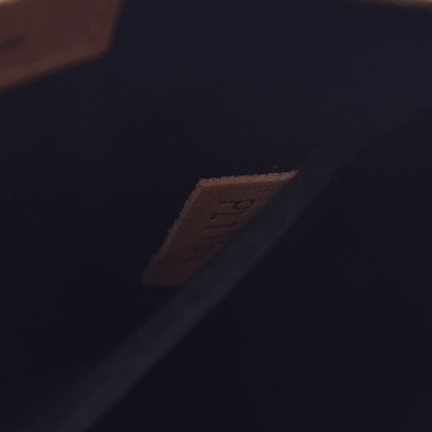 Reverse Monogram Giant Boite Chapeau Souple