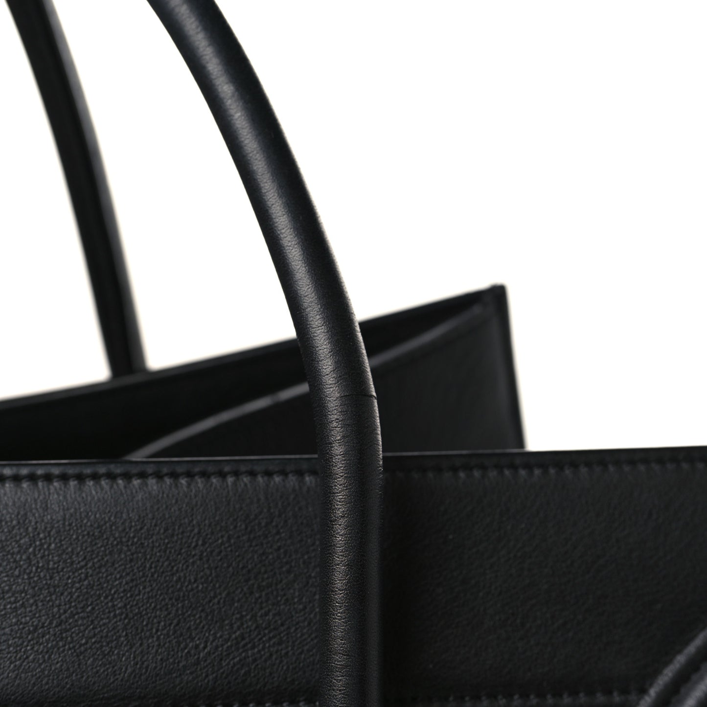 Grained Calfskin Medium Phantom Luggage Black