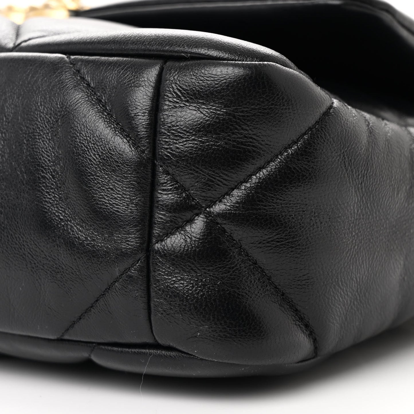 Lambskin Quilted Medium Chanel 19 Flap Black