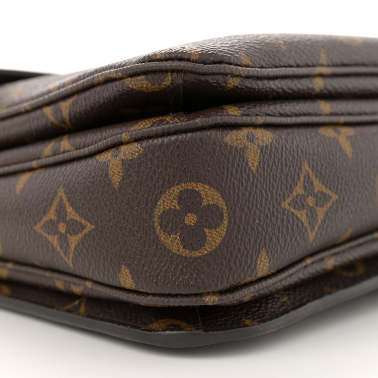 Louis Vuitton Monogram Pochette Metis 8 of 10