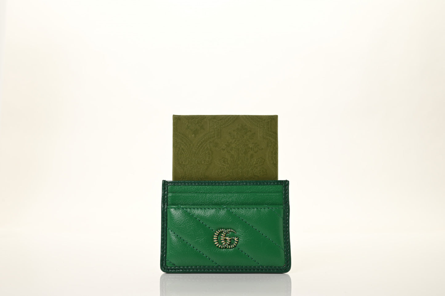 Azalea Calfskin Enamel Matelasse Diagonal Torchon GG Marmont Card Holder New Shamarock Emerald