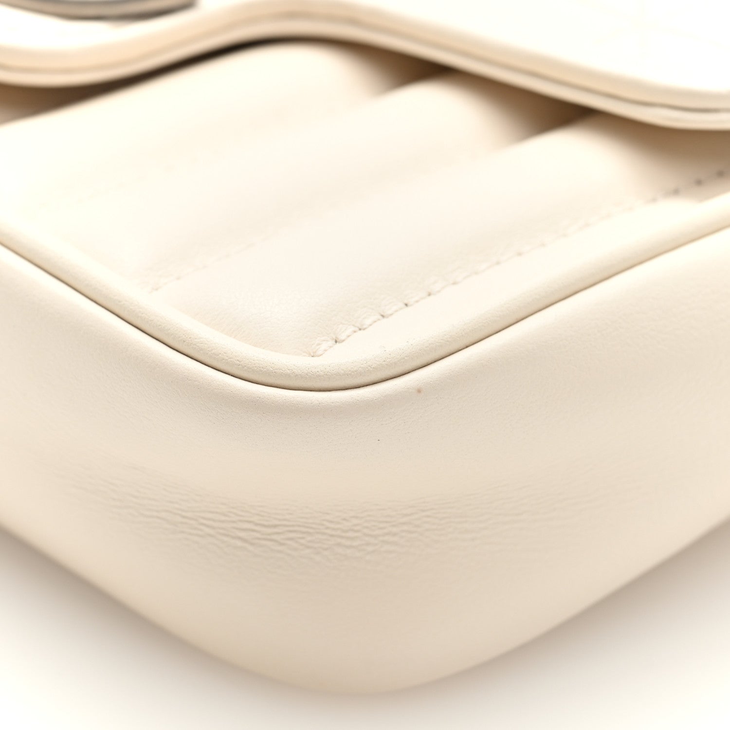 Gucci Calfskin Matelasse Aria Super Mini GG Marmont Shoulder Bag Mystic White 10 of 11
