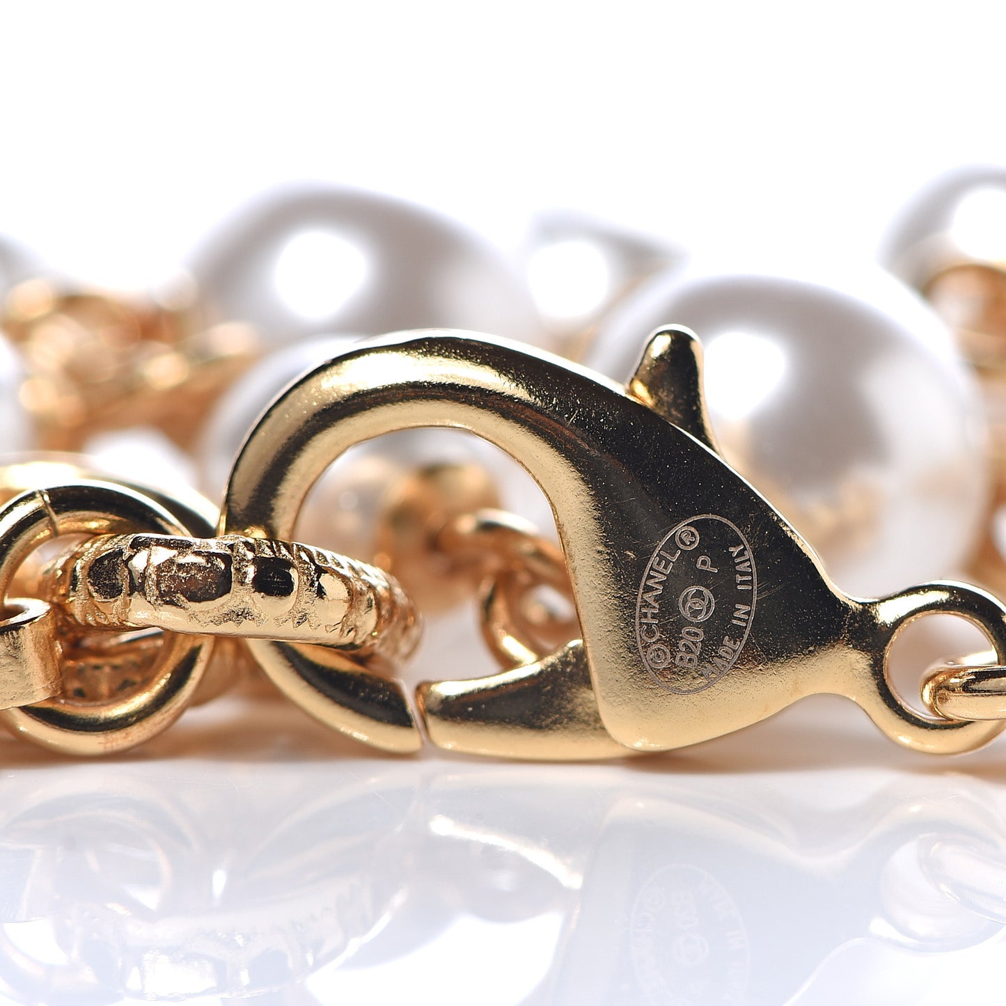 Pearl Crystal 90's Icon CC Necklace Gold