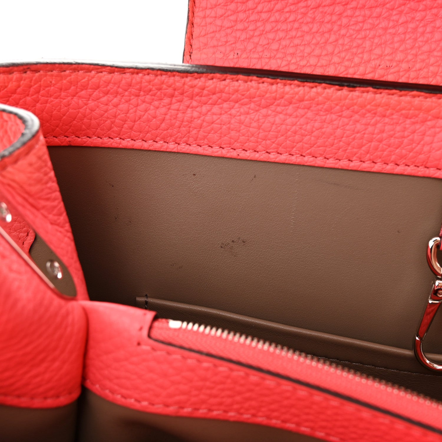 Louis Vuitton Taurillon Capucines MM Rose Litchi 12 of 13