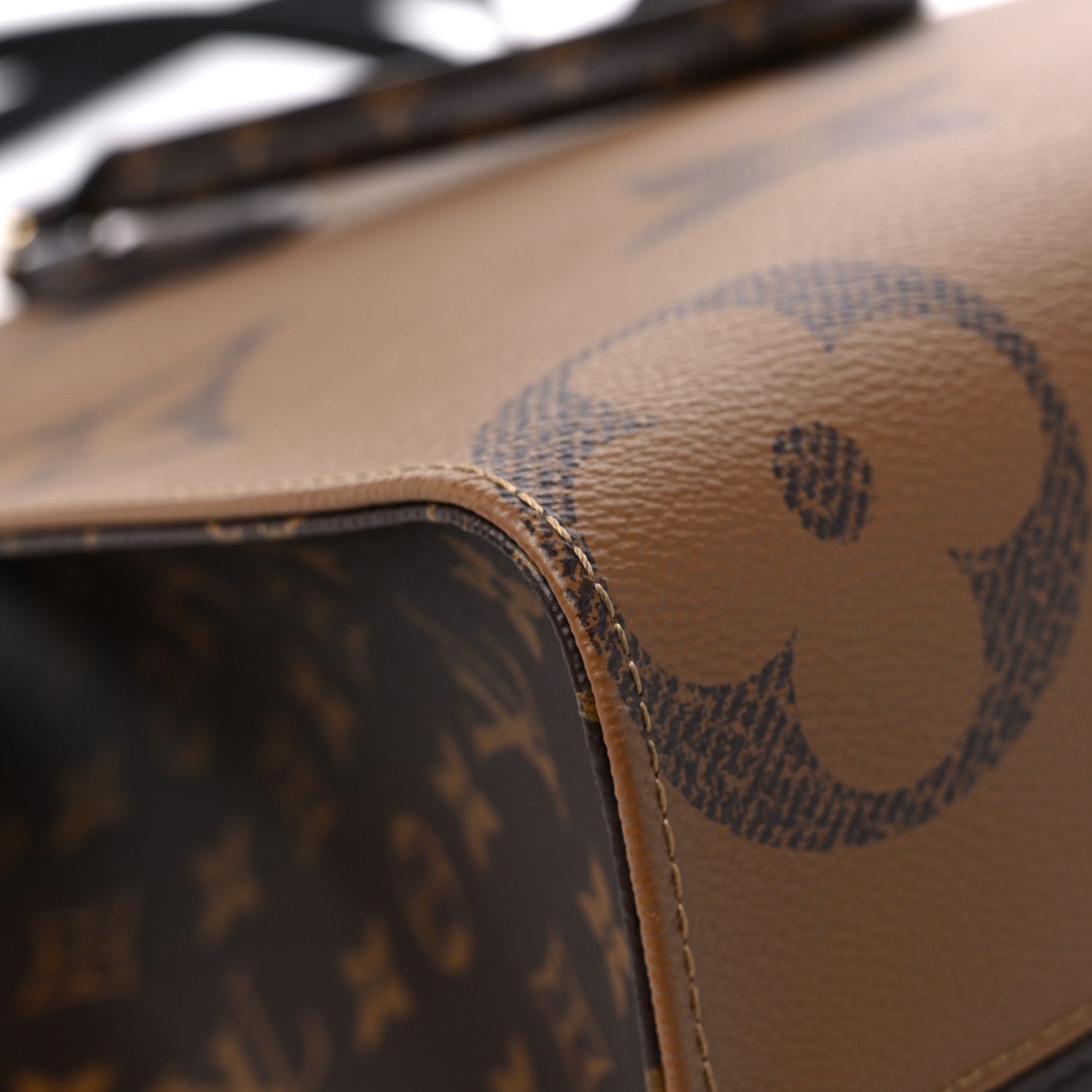 Louis Vuitton Reverse Monogram Giant Onthego MM 8 of 12
