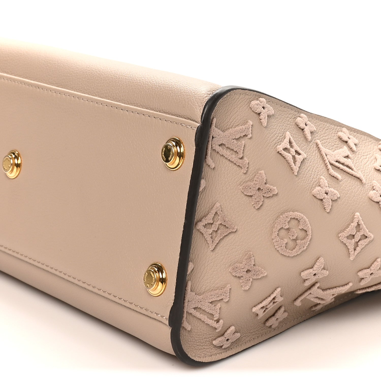 Louis Vuitton Calfskin Monogram Tufting On My Side Galet 9 of 9