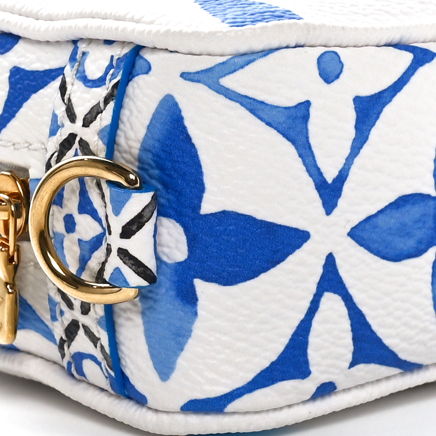 Louis Vuitton Monogram Giant Watercolor Wapity Case Blue 8 of 9
