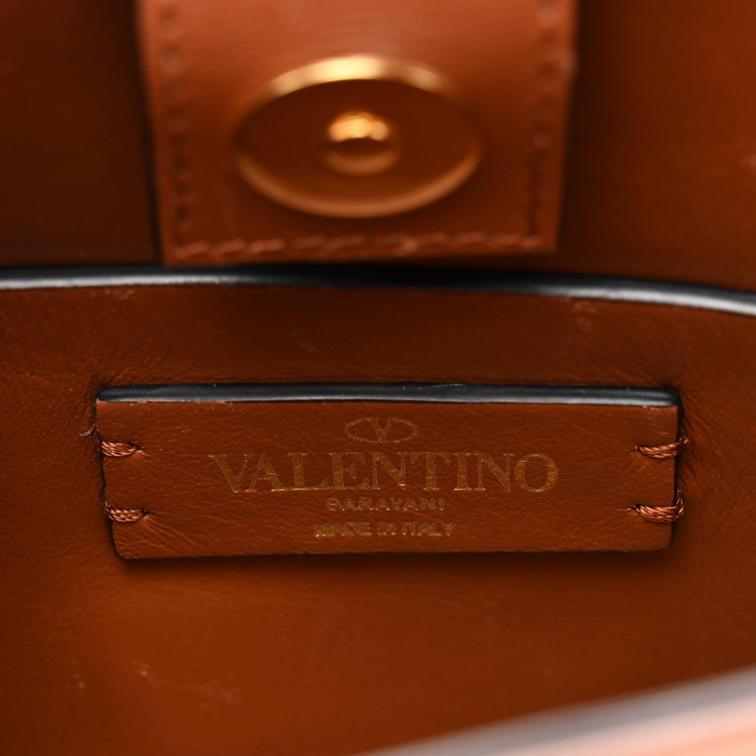 Valentino Garavani Denim Small Roman Stud The Handle Bag Light Denim Selleria 7 of 12