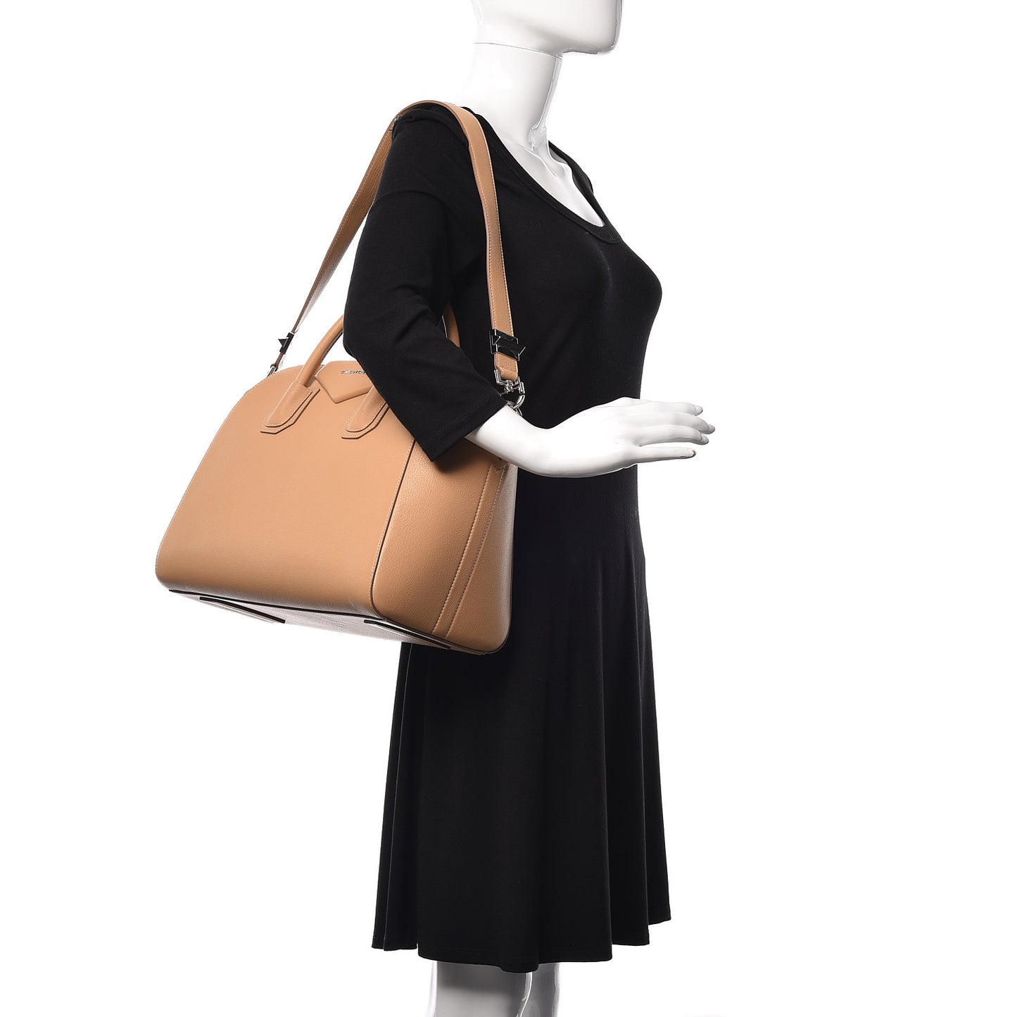 Sugar Goatskin Medium Antigona Light Beige