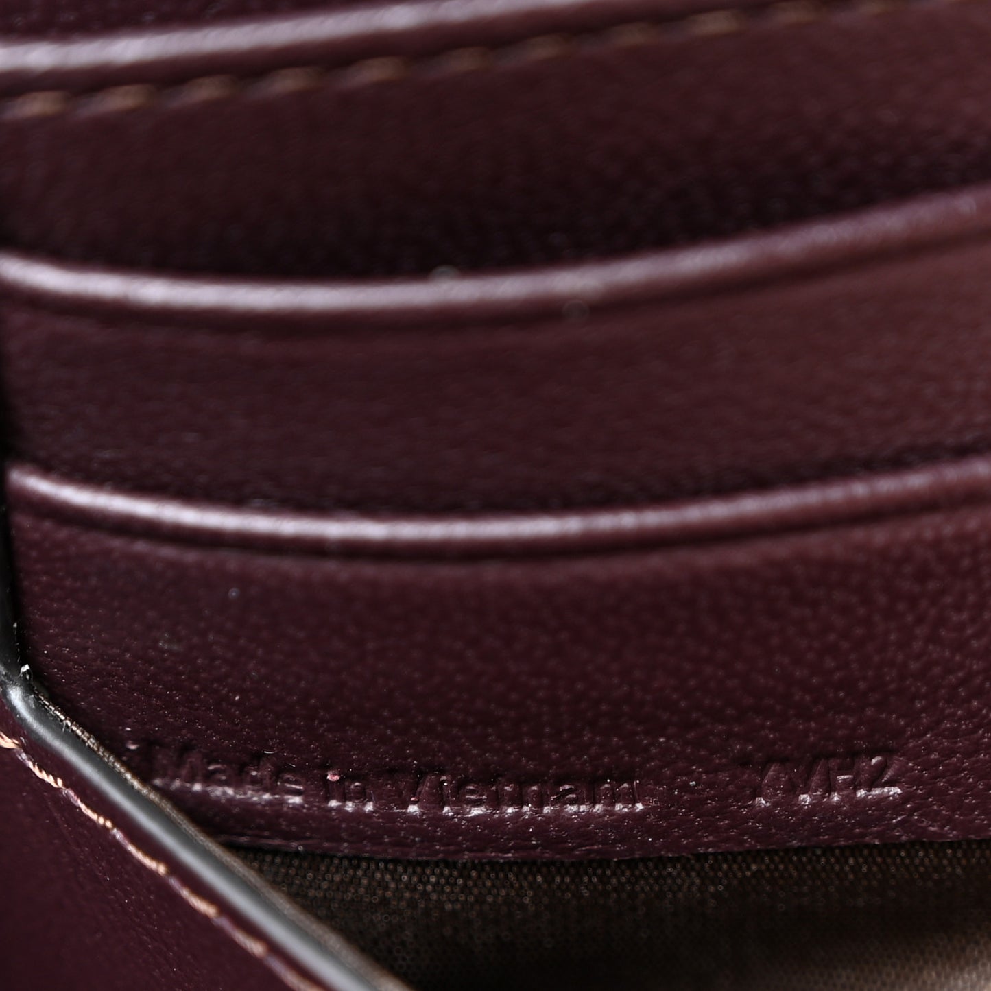 Small Classic Grain Medium Darley Wallet Charcoal