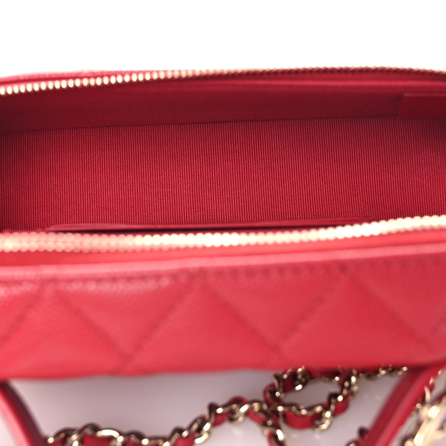 Caviar Quilted Top Handle Slim Vanity With Chain Red