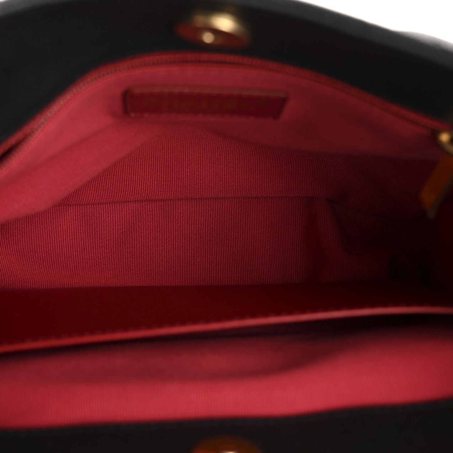 Caviar Quilted Wavy CC Hobo Black