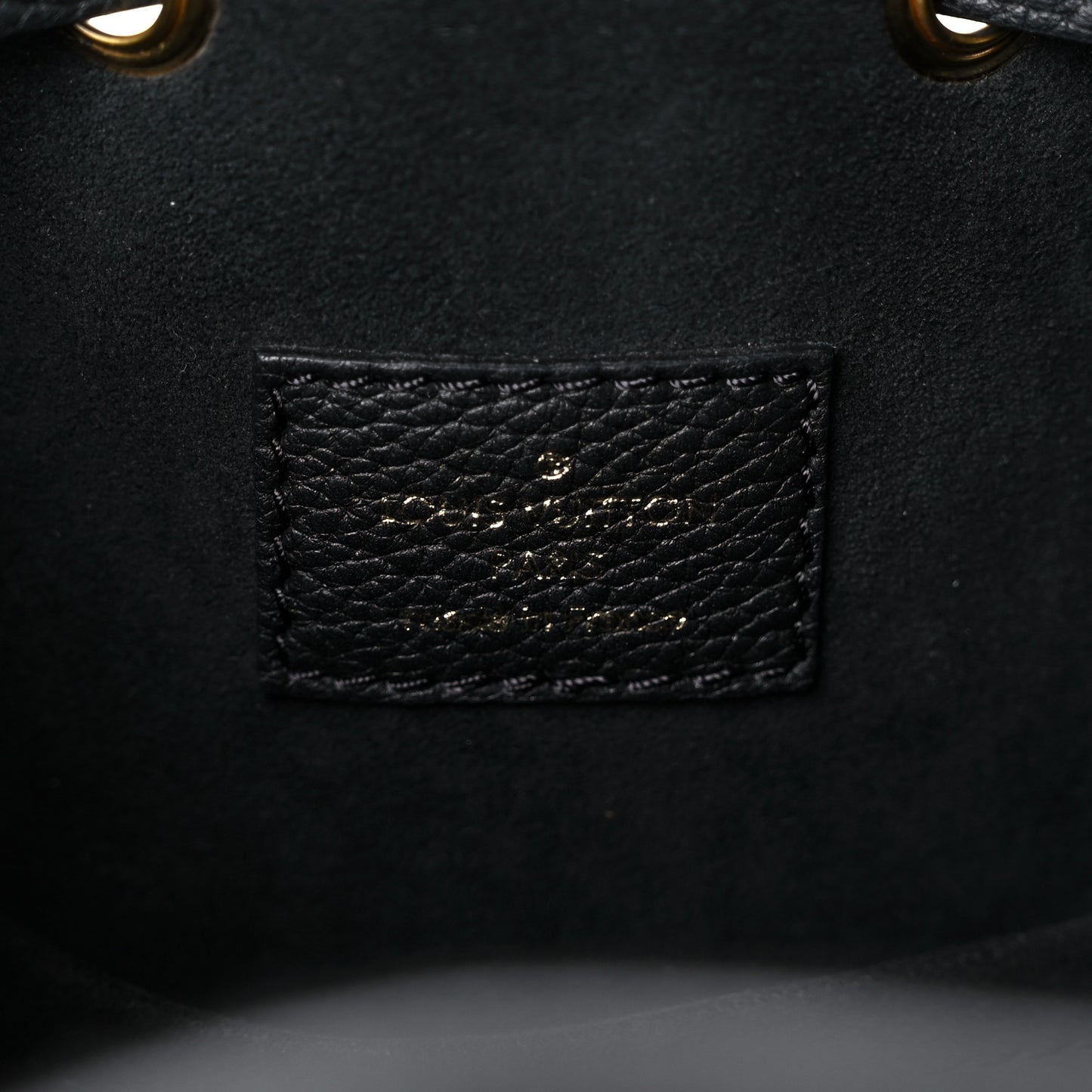 Calfskin Lockme Bucket MM Black