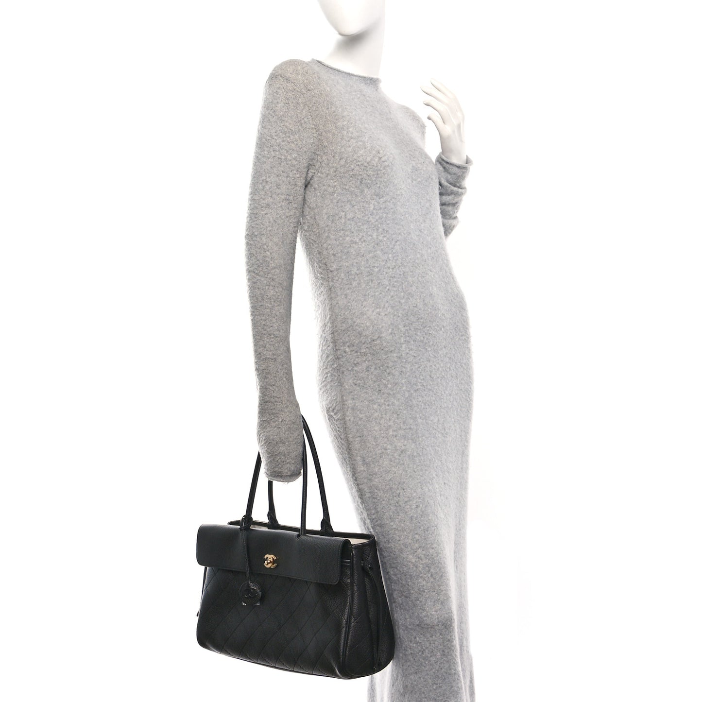 Grained Calfskin Stitched Urban Essentials Large Shopping Bag Black