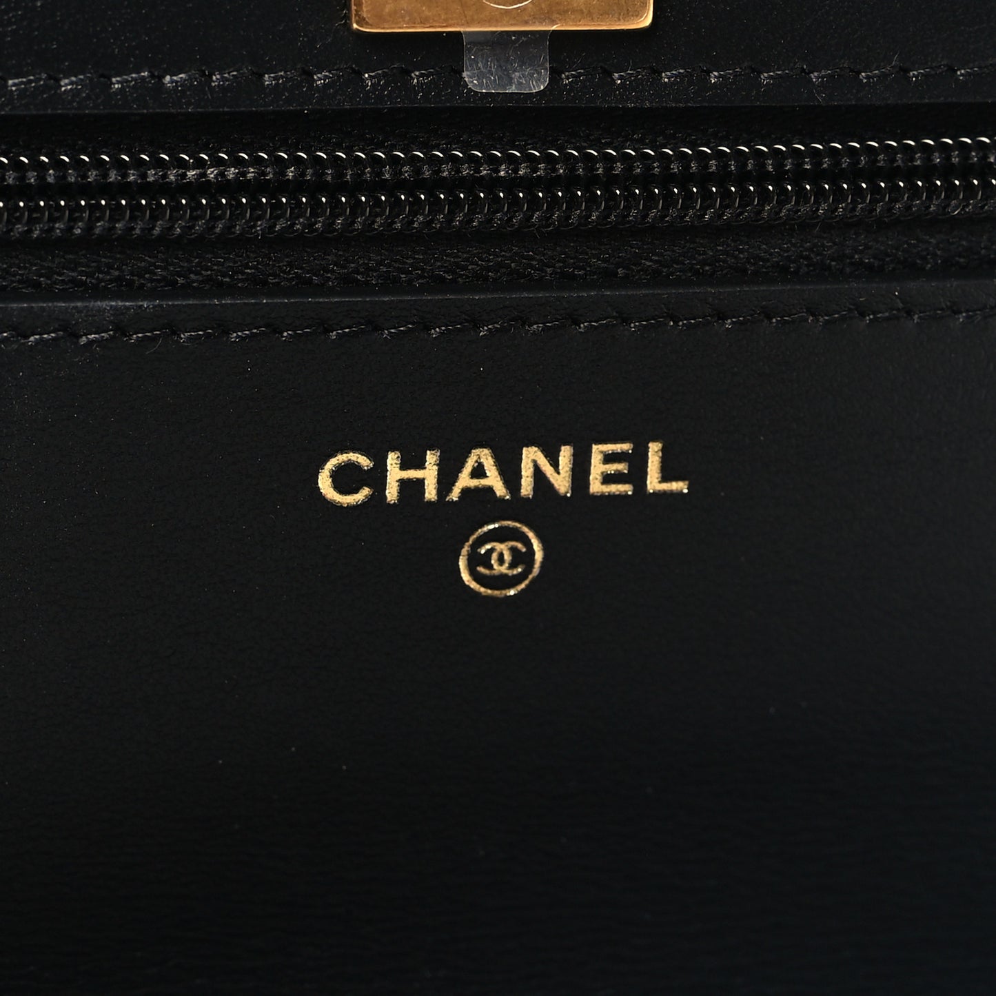 Pearly Caviar Quilted Fit For You Wallet On Chain WOC Black
