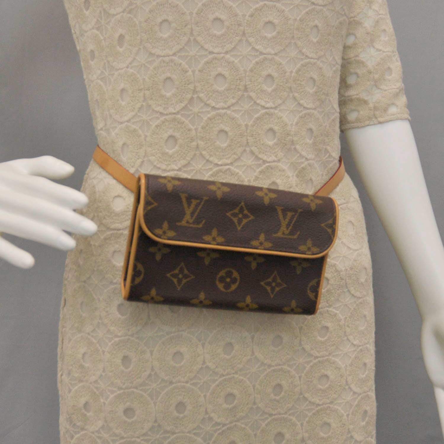 Louis Vuitton Monogram Pochette Florentine XS 2 of 9