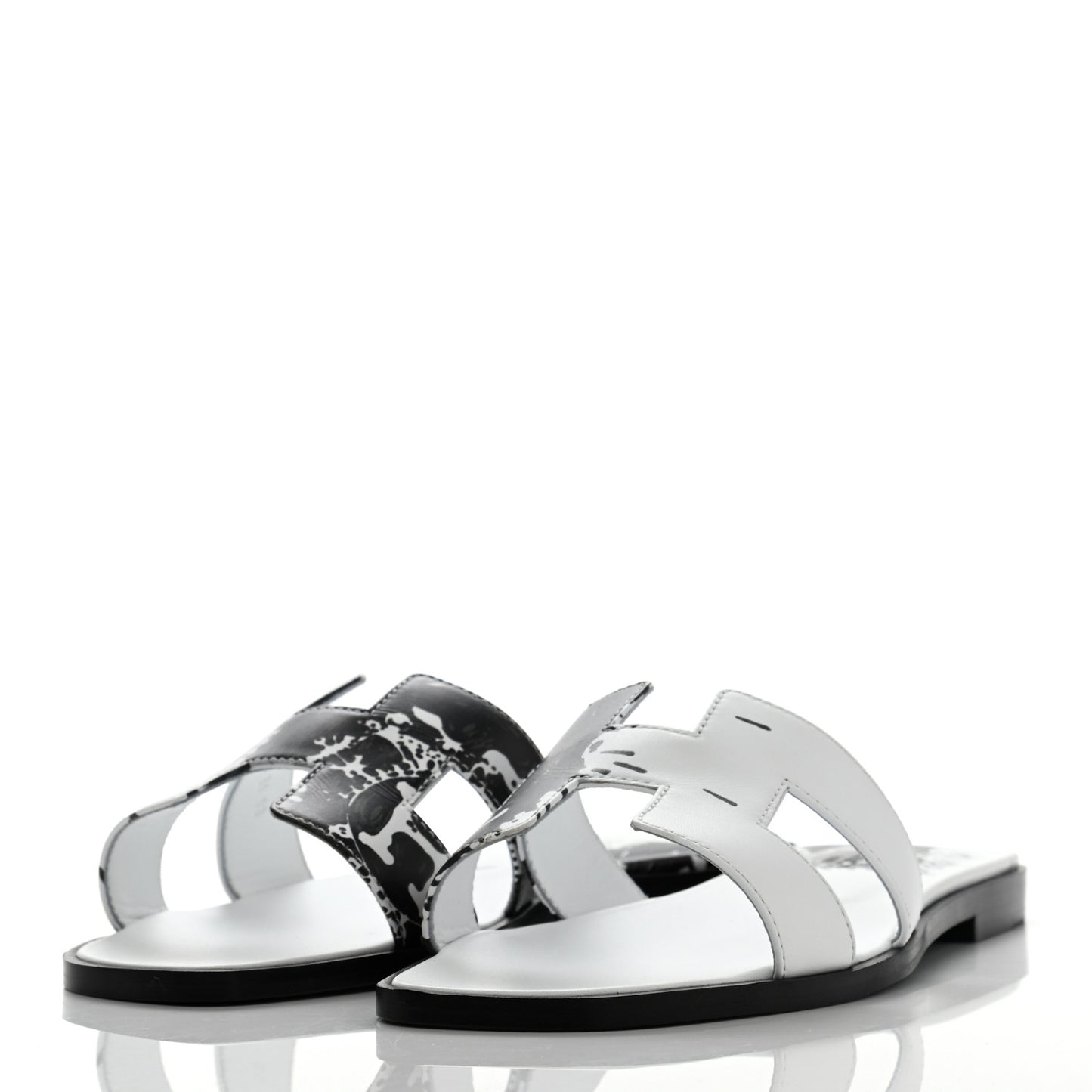 Calfskin Peinture Fraiche Oran Sandals 38 White Black