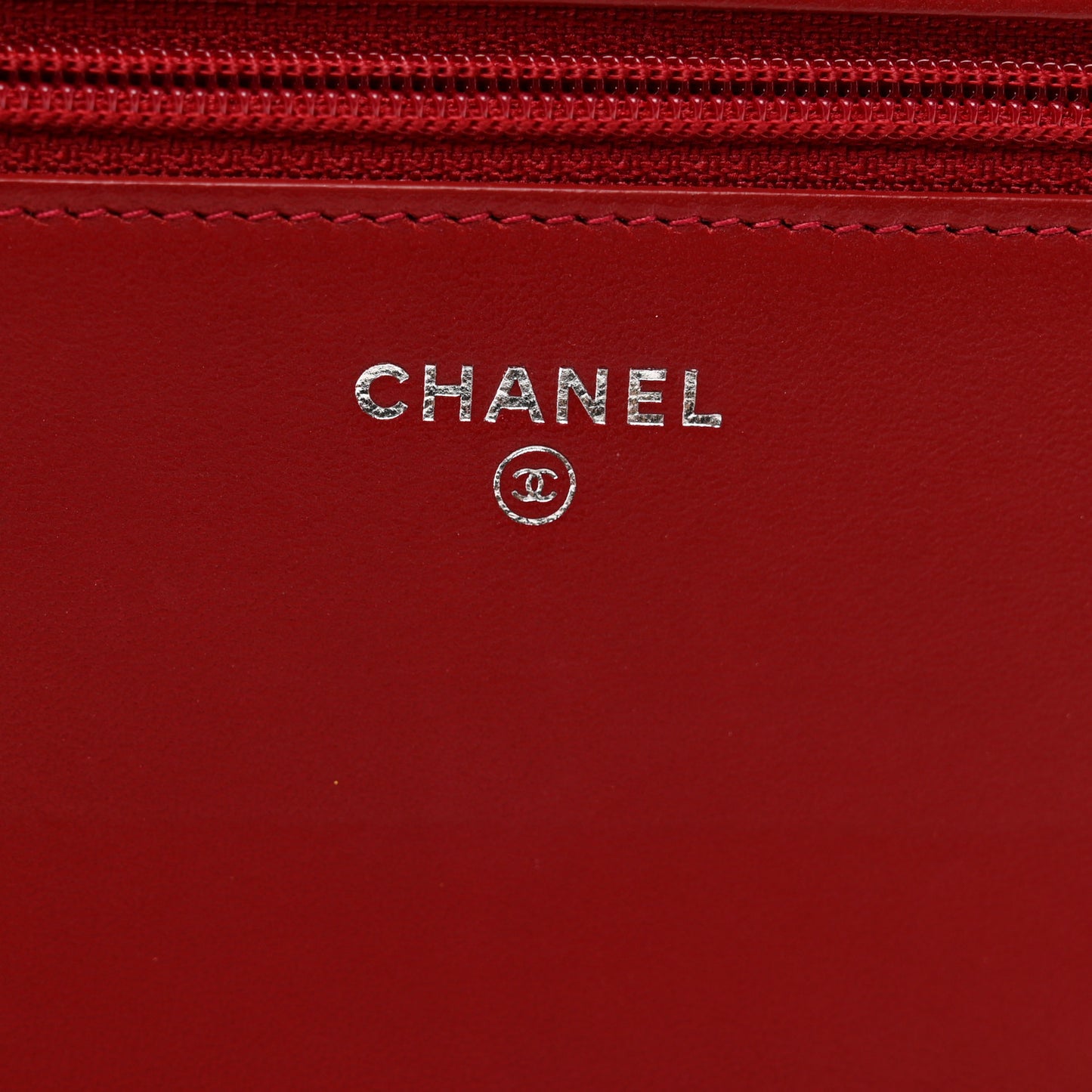 Metallic Aged Calfskin Quilted Gabrielle Wallet On Chain WOC Silver Black