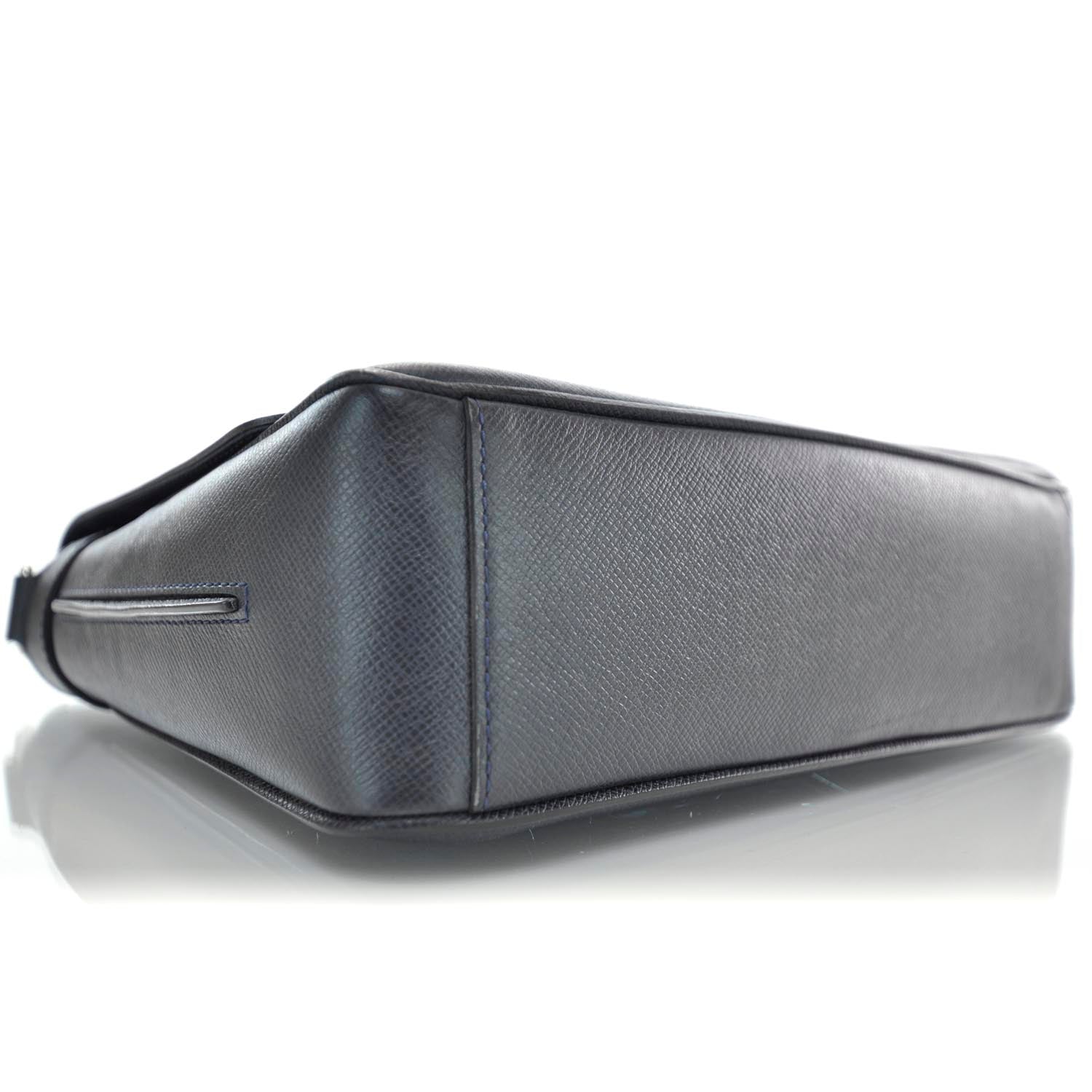 Louis Vuitton Taiga Roman MM Messenger Bag Boreal 6 of 11