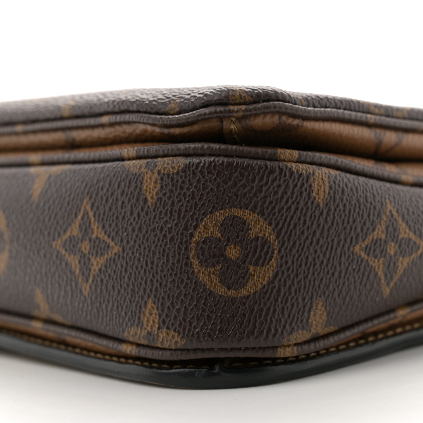 Reverse Monogram Pochette Metis