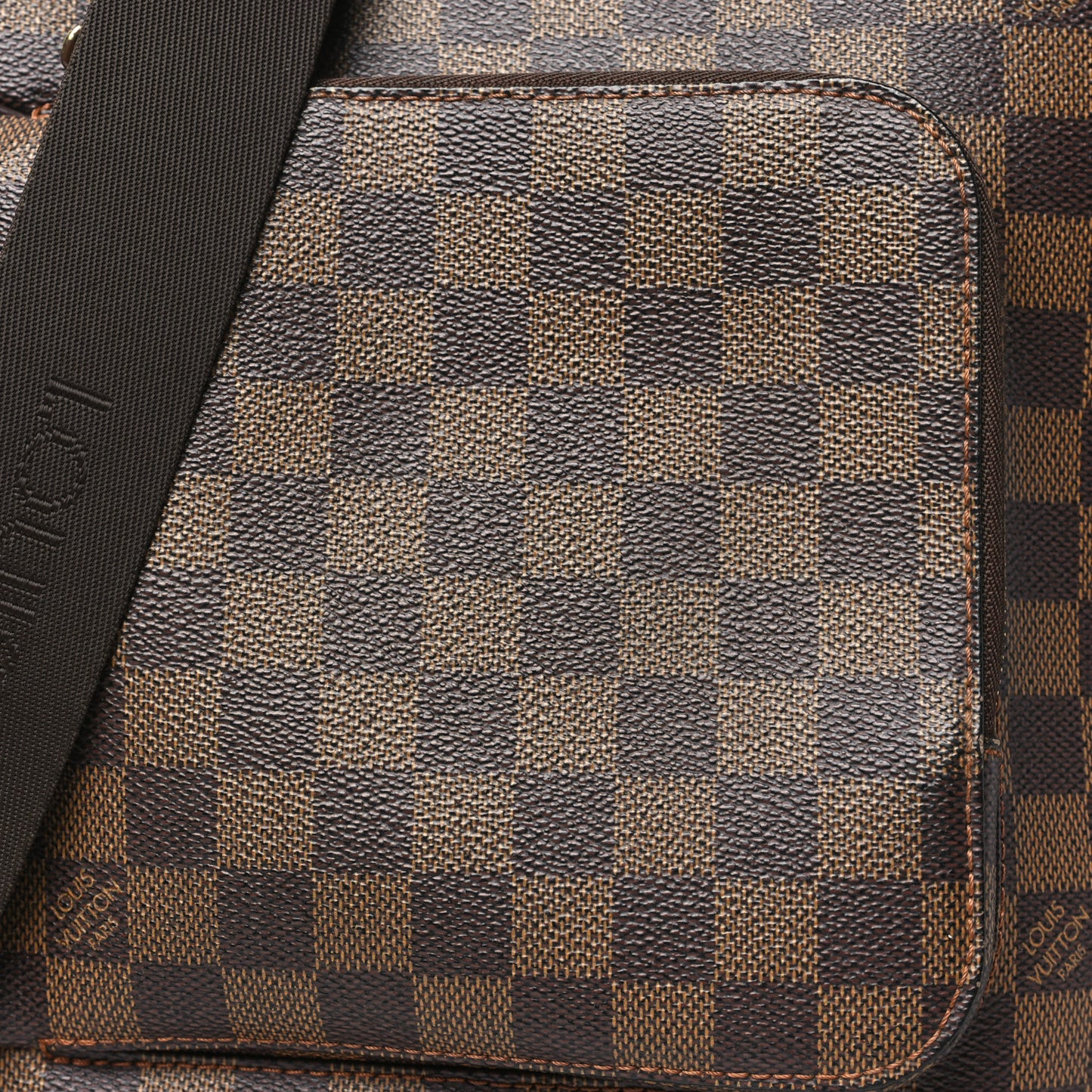 Damier Ebene Olav MM Messenger Bag