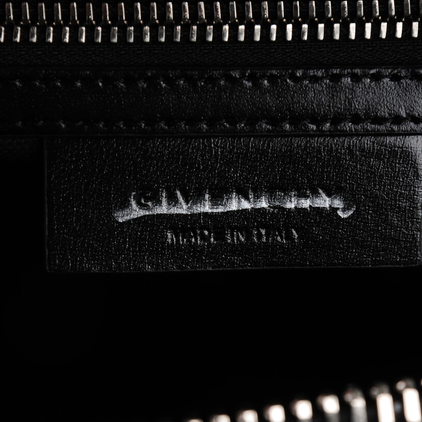 Shiny Lord Calfskin Small Antigona Black