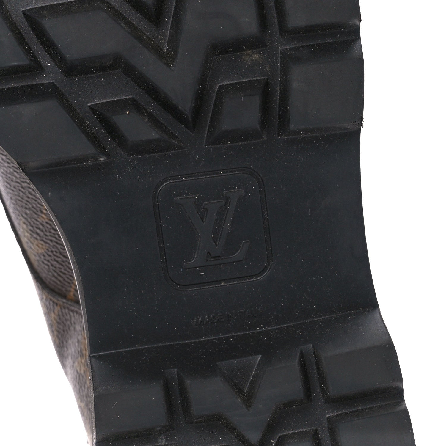 Louis Vuitton Calfskin Monogram Mens Shoes 8 6 of 9