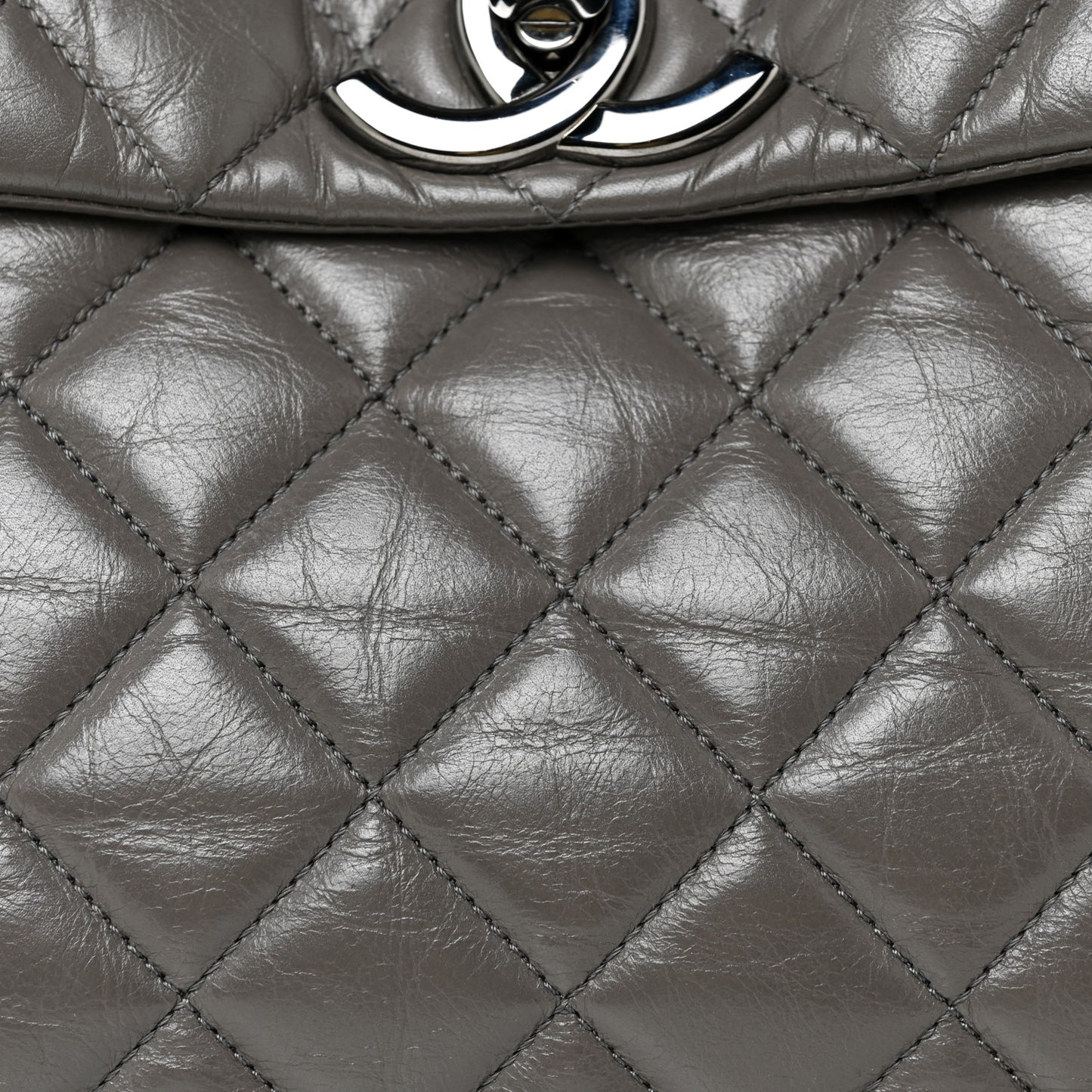 Aged Calfskin Medium Lady Pearly Flap Grey